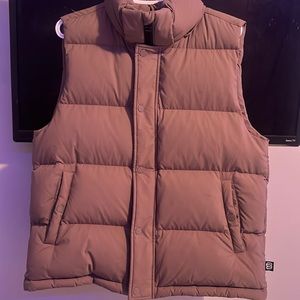 Aritzia Super Puff Vest